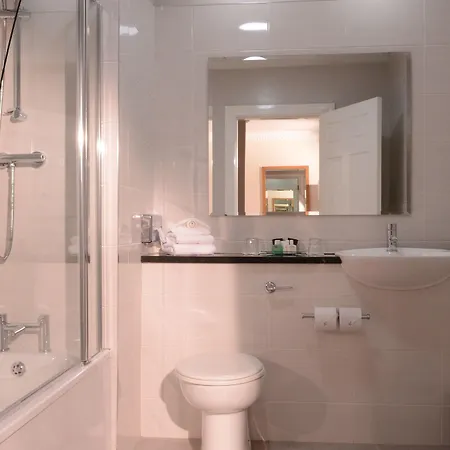 Clanree & Leisure Centre Hotel