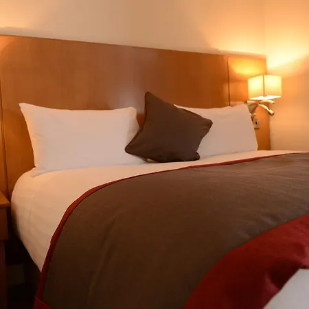 Clanree & Leisure Centre Hotel