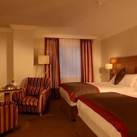 호텔 Clanree & Leisure Centre 4*