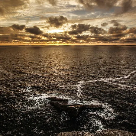 Clanree & Leisure Centre فندق