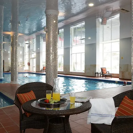 Clanree & Leisure Centre Hotel