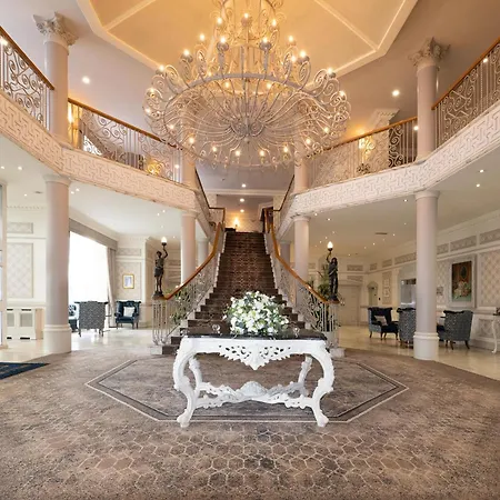Clanree & Leisure Centre Hotel