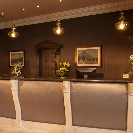 Clanree & Leisure Centre فندق ليتيركيني