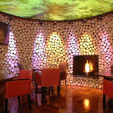 Clanree & Leisure Centre 호텔