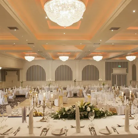 فندق Clanree & Leisure Centre