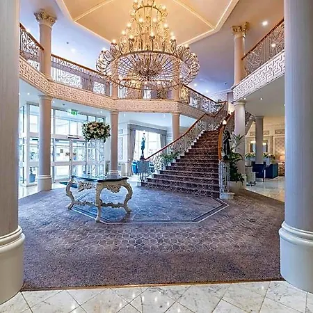 Hotel Clanree & Leisure Centre 4*