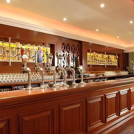 Clanree & Leisure Centre Hotel