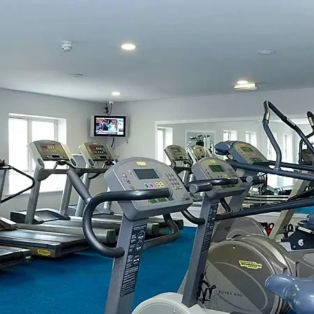 Clanree & Leisure Centre Hotel