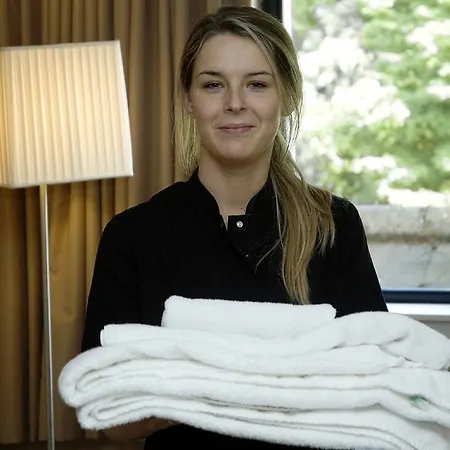 Clanree & Leisure Centre ليتيركيني