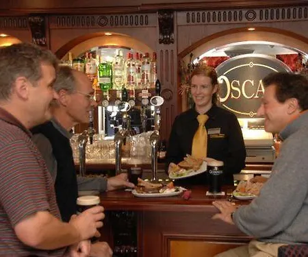 فندق Clanree & Leisure Centre