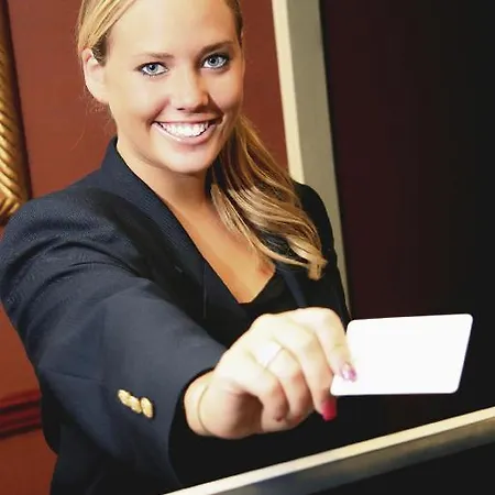 فندق Clanree & Leisure Centre ليتيركيني