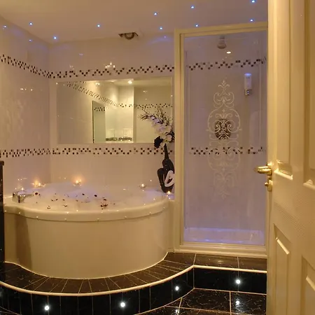 Clanree & Leisure Centre فندق