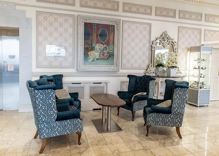 Отель Clanree & Leisure Centre