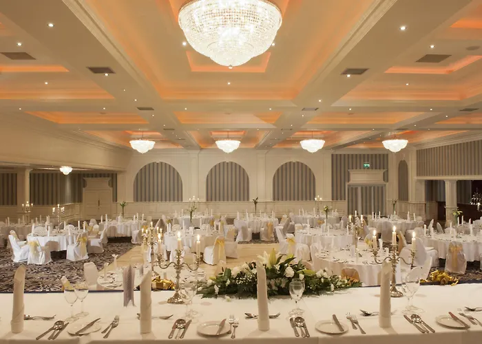 Отель Clanree & Leisure Centre