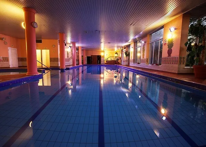 Clanree & Leisure Centre Отель