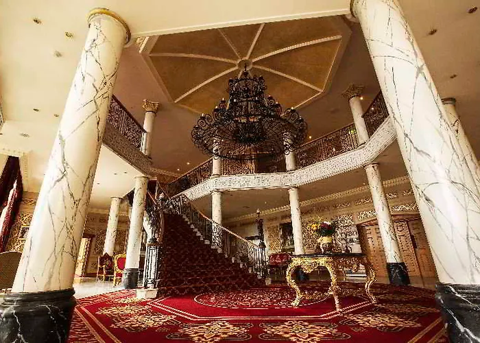 Clanree & Leisure Centre Hotel